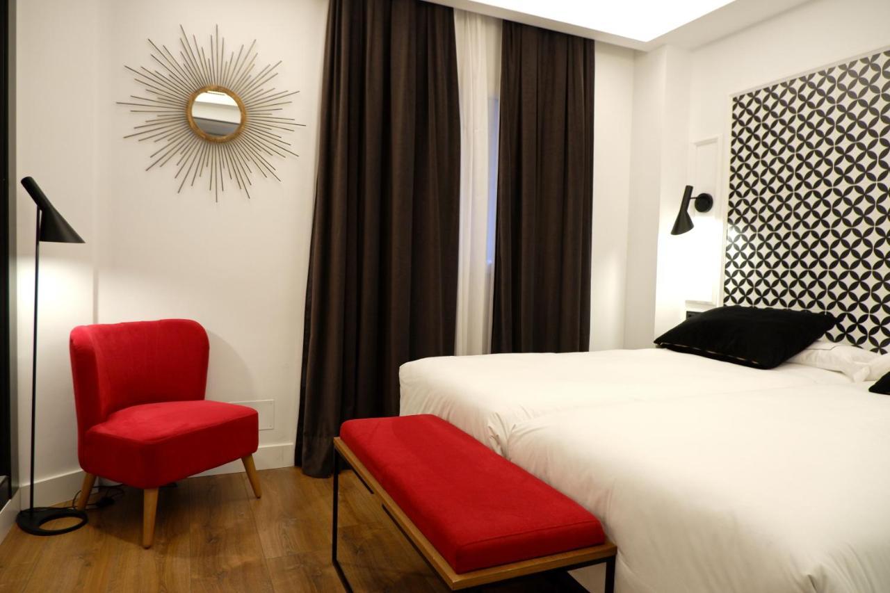 Hotel Colon Plaza Valladolid Exterior photo