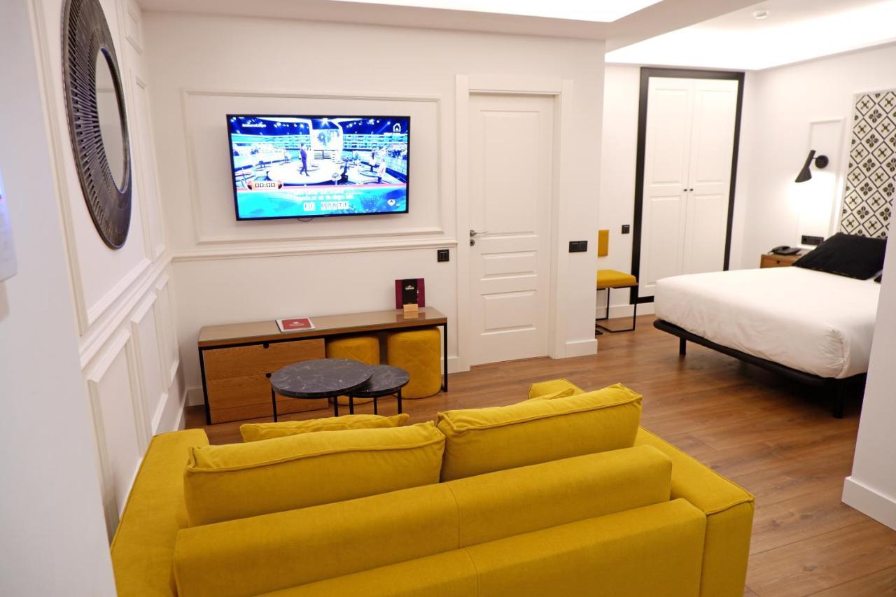 Hotel Colon Plaza Valladolid Exterior photo