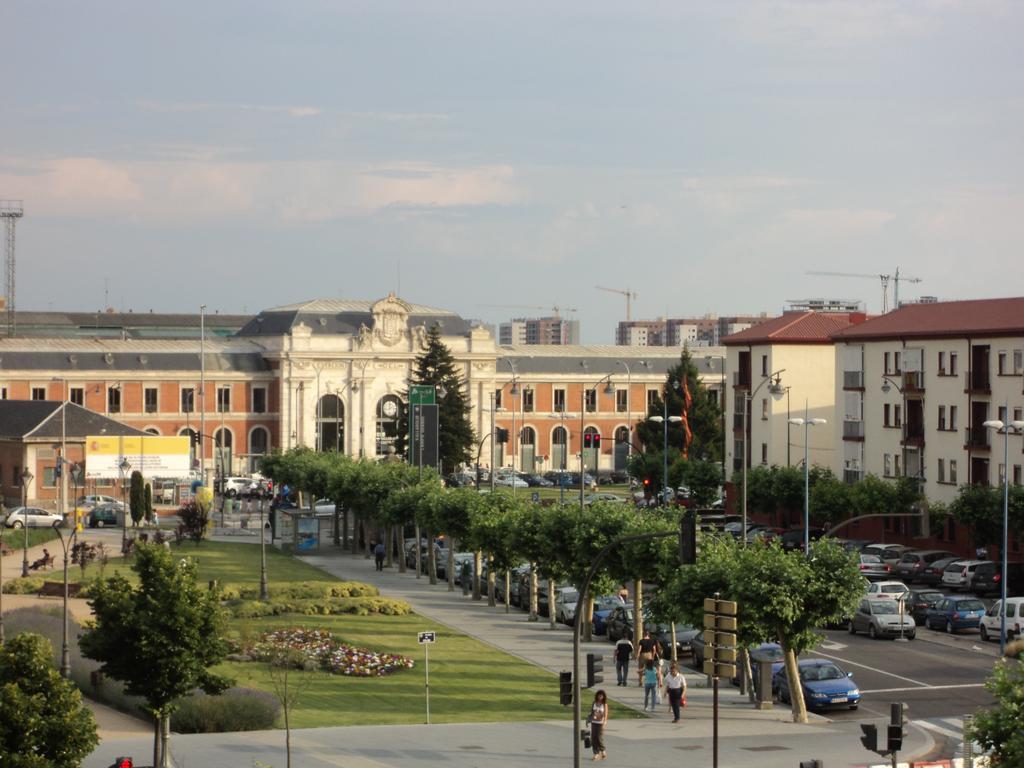 Hotel Colon Plaza Valladolid Exterior photo
